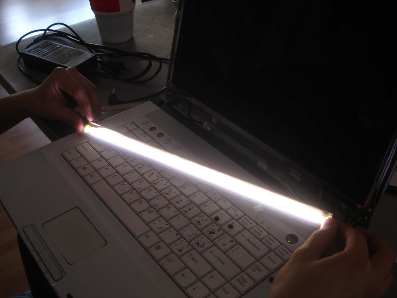 Замена и ремонт подсветки экрана ноутбука в Симферополе